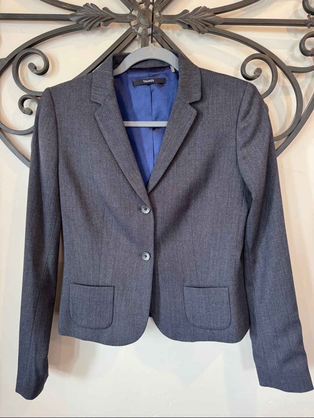 Tahari Gray Women's Tailored Two-Button Blazer with Blue Lining size Small